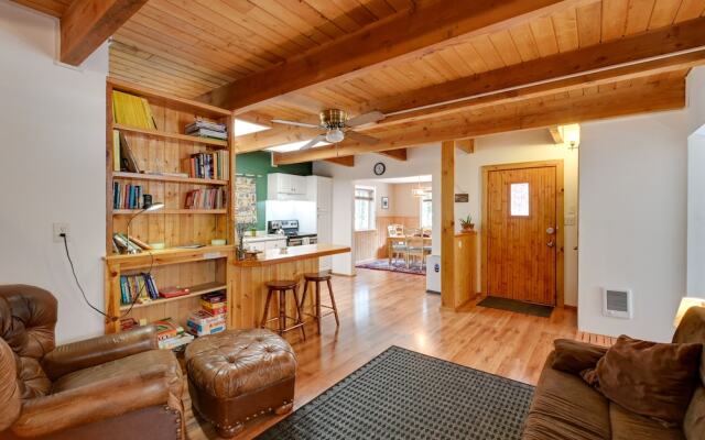 Cozy Ashford Home - 5 Mi to Rainier Nat'l Park!