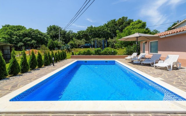 Amazing Apartment in Podpican With 2 Bedrooms, Wifi and Outdoor Swimming Pool