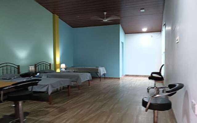 This Is It Airport Hotel and Restaurant