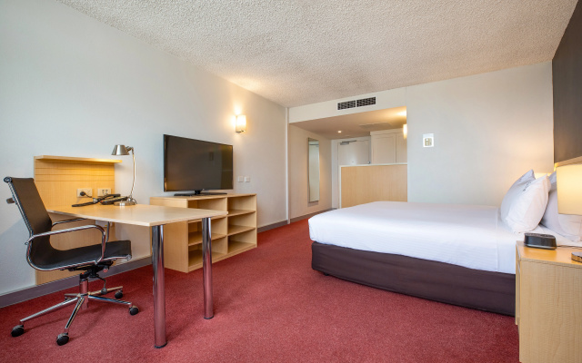 Holiday Inn Melbourne Airport by IHG - Image 4