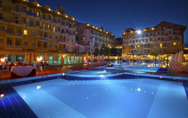 Side Aluna Hotel