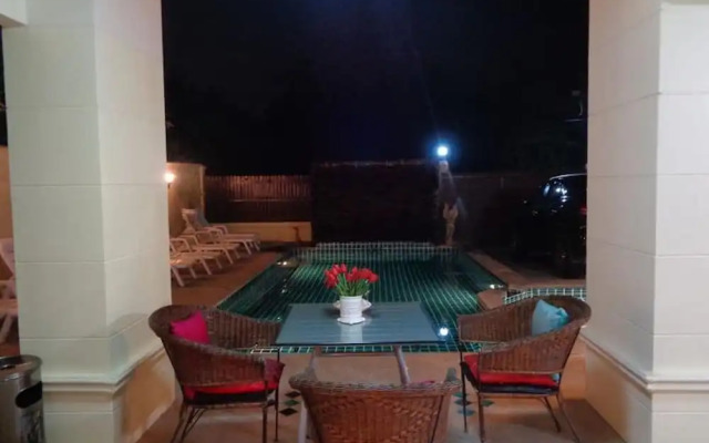 4 Bedroom Villa Private Pool Central Pattaya 15 min Away