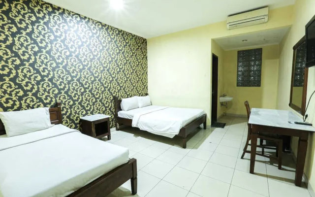 Newly Frances Hotel Cipaganti