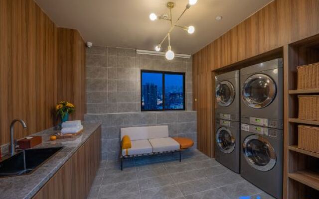 Orange Hotel (Wuhan Chuhehan Street Han Show Theater)