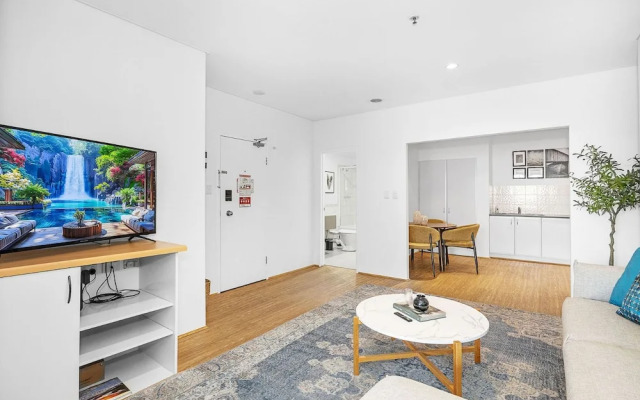 Newly Renovated 1bdr in the CBD