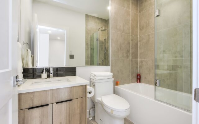 New Luxury Townhome 29