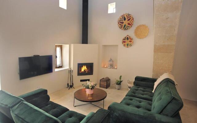 Pentasino Traditional House