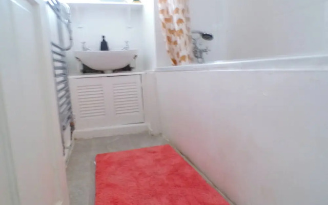 Apartmentsleeps7-paddington-balcony-bbq-ac