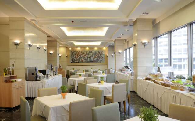 Dorian Inn Hotel