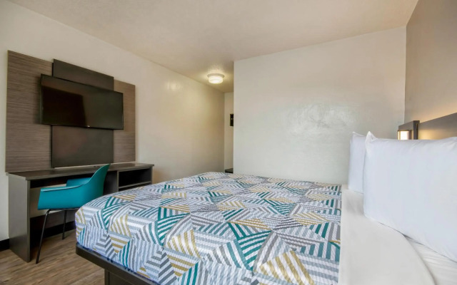 Motel 6 Santa Fe