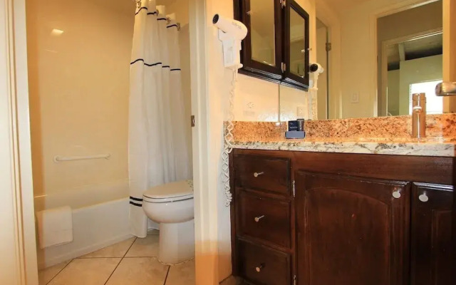 Llc1236 - Lakeside Landing 4 Bedroom Condo