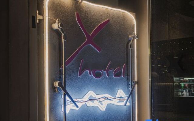 X Hotel