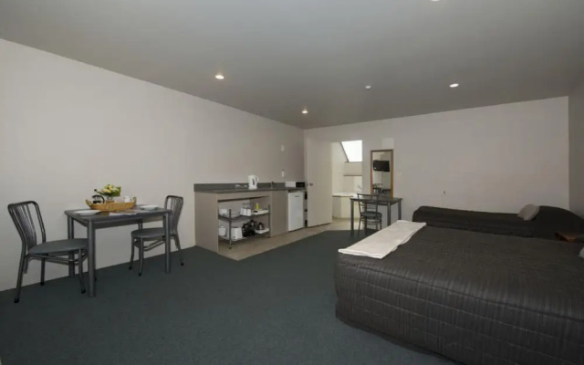 Lake Point Motel
