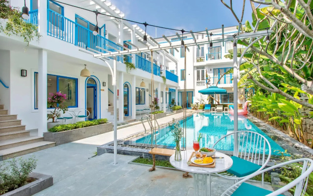 Santorin HoiAn Villa
