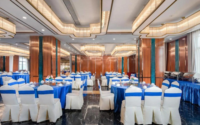 Vienna Hotel (Changsha Kaifu District Zhengfu Metro Station)