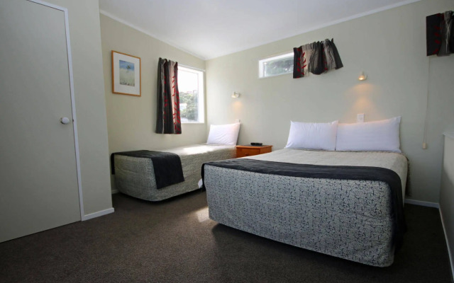 Spinnaker Motel