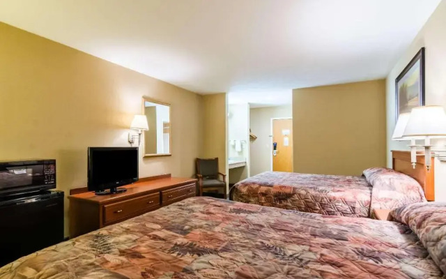 Super 8 by Wyndham Cozad
