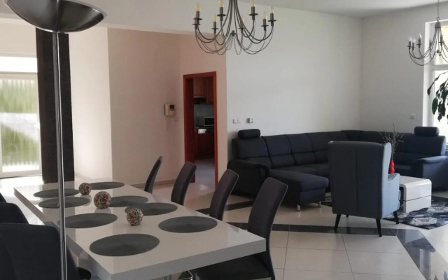 Rezident consult s.r.o.