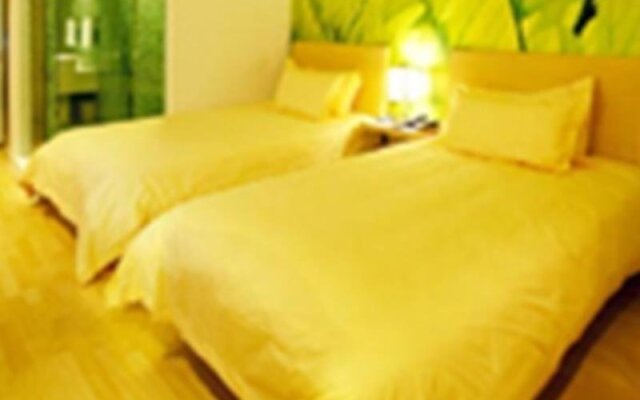 A8 Hotel