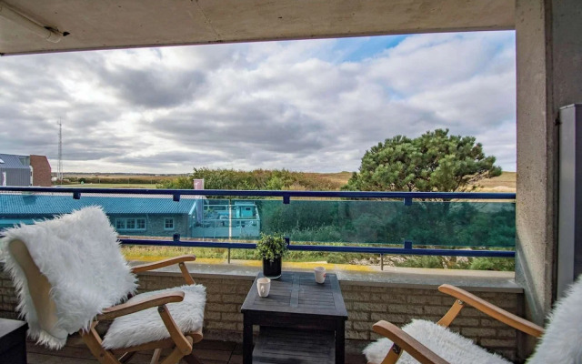 Apartment With Kitchen