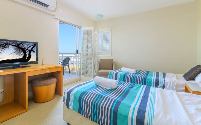 Resort Apartment on Salt Beach 6318