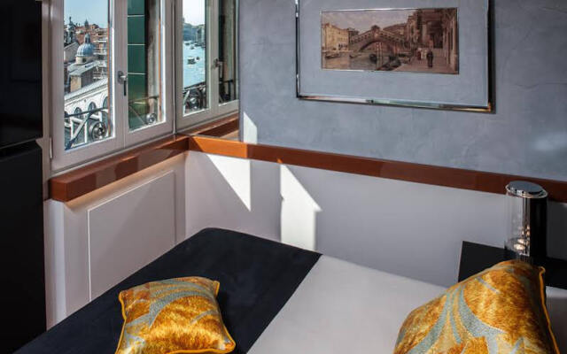 Rialto Apartments