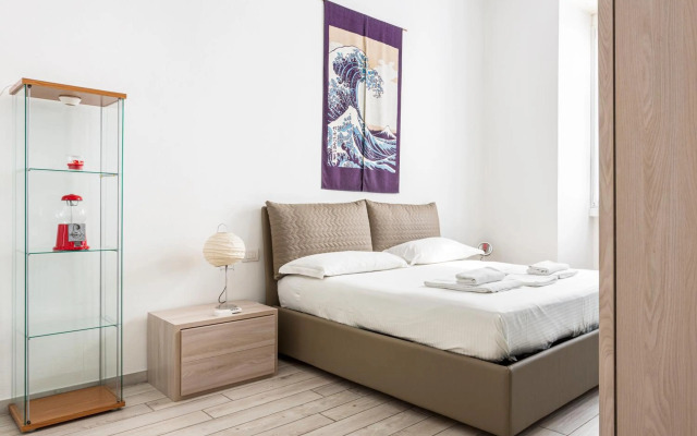 Wide and Bright Apartment next to metro station - Pacini