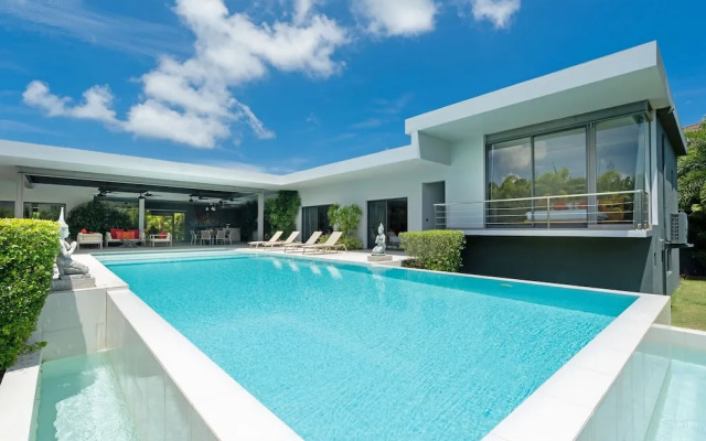 Grand 17m Pool 5BR Villa Mayacol NaiHarn