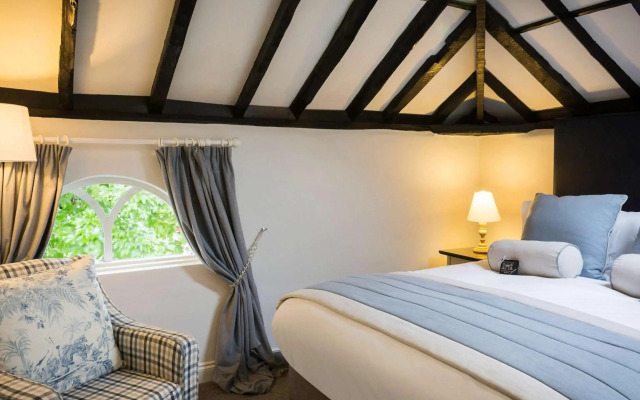 WorldHotels Distinctive Woughton House Hotel