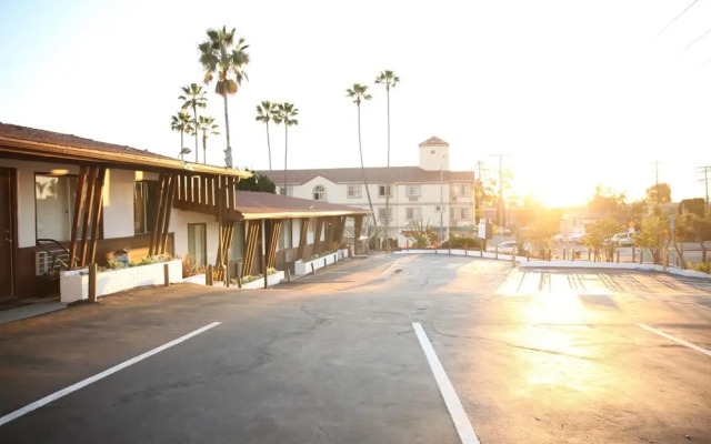 West Coast Surf and Stay