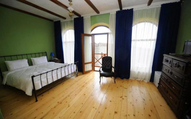 Chateau Mere Hotel
