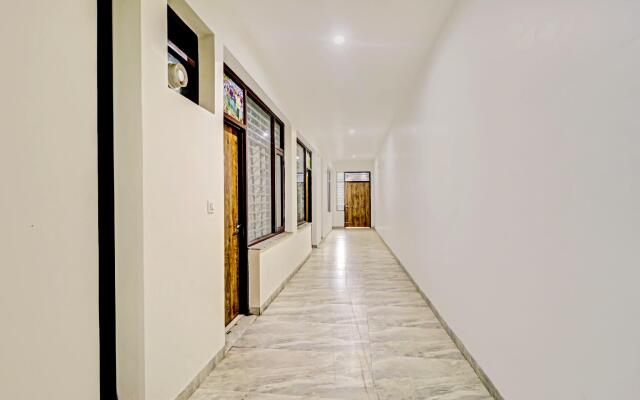 OYO 76181 Hotel Raj Residency