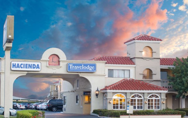 Travelodge by Wyndham Costa Mesa Newport Beach Hacienda