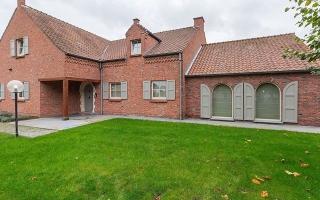 Stylish Villa In Lokeren With Sauna And Various Facilities For Children