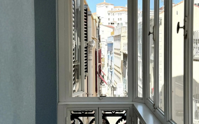 Fabulous City Centre One Bedroom Mayfair Apartment - Grand Central House