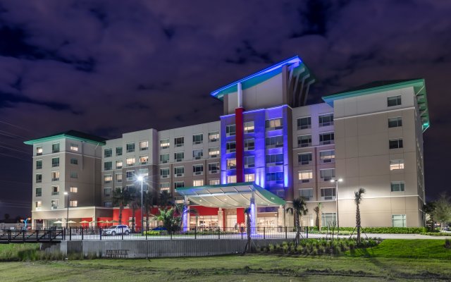 Holiday Inn Express & Suites Orlando at SeaWorld, an IHG Hotel