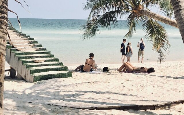 Teddy 108 Homestay & Cafe - Grand World Phu Quoc