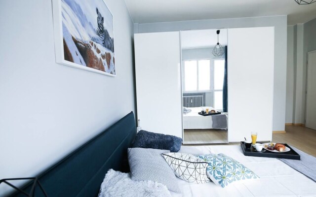 FM Deluxe 2-BDR Apartment - Nika's Place on Dondukov Blvd.