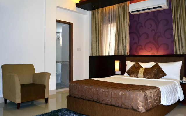 Hotel La Villa Western