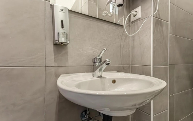 Gorgeous 1BR Apt near AKH Hospital