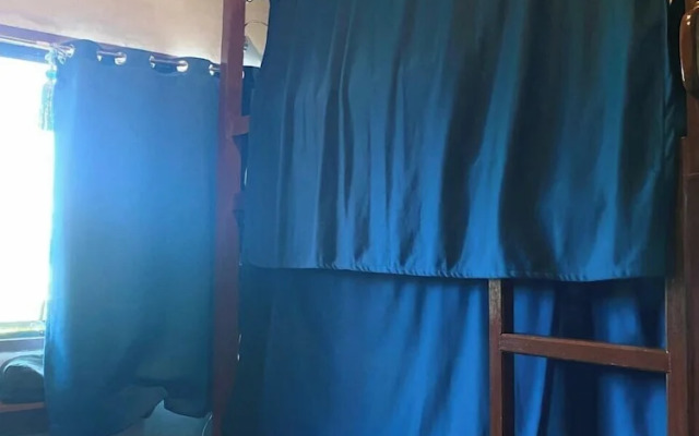 Sinag Hostel - Adults Only