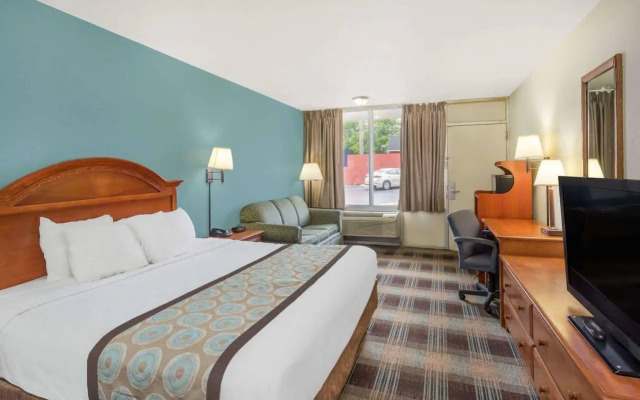 Super 8 By Wyndham Nashville Downtown