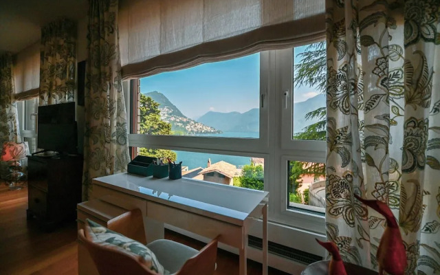 One & Only Lake View Apartment