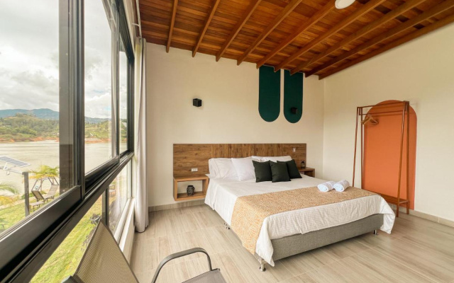 Viajero Guatapé Hostel & Lake Club