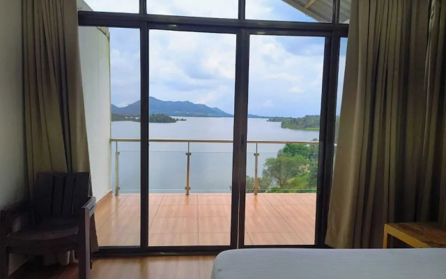 Shvas Island Resort
