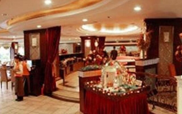 Four Seas Hotel