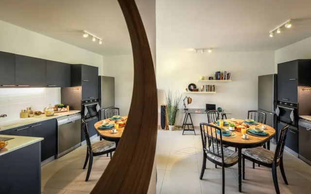 Cozy Nest Apartment with balcony