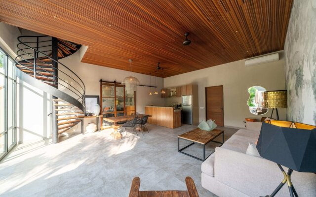 Luxury Private Loft, 2 BR, Canggu With Staff