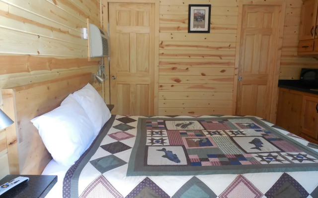 Snake River Cabin Village