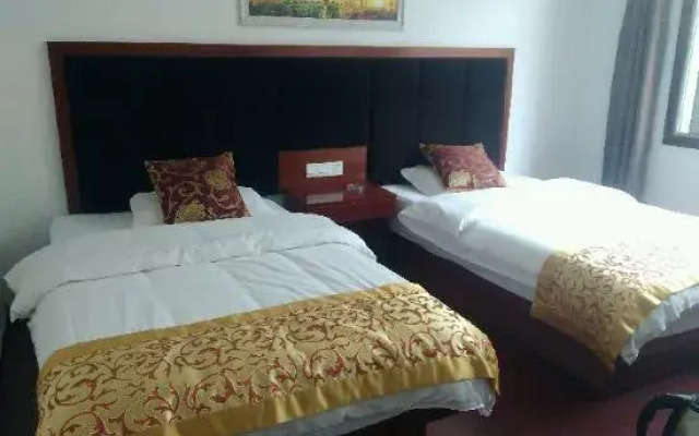 Yifeng Materials Hotel